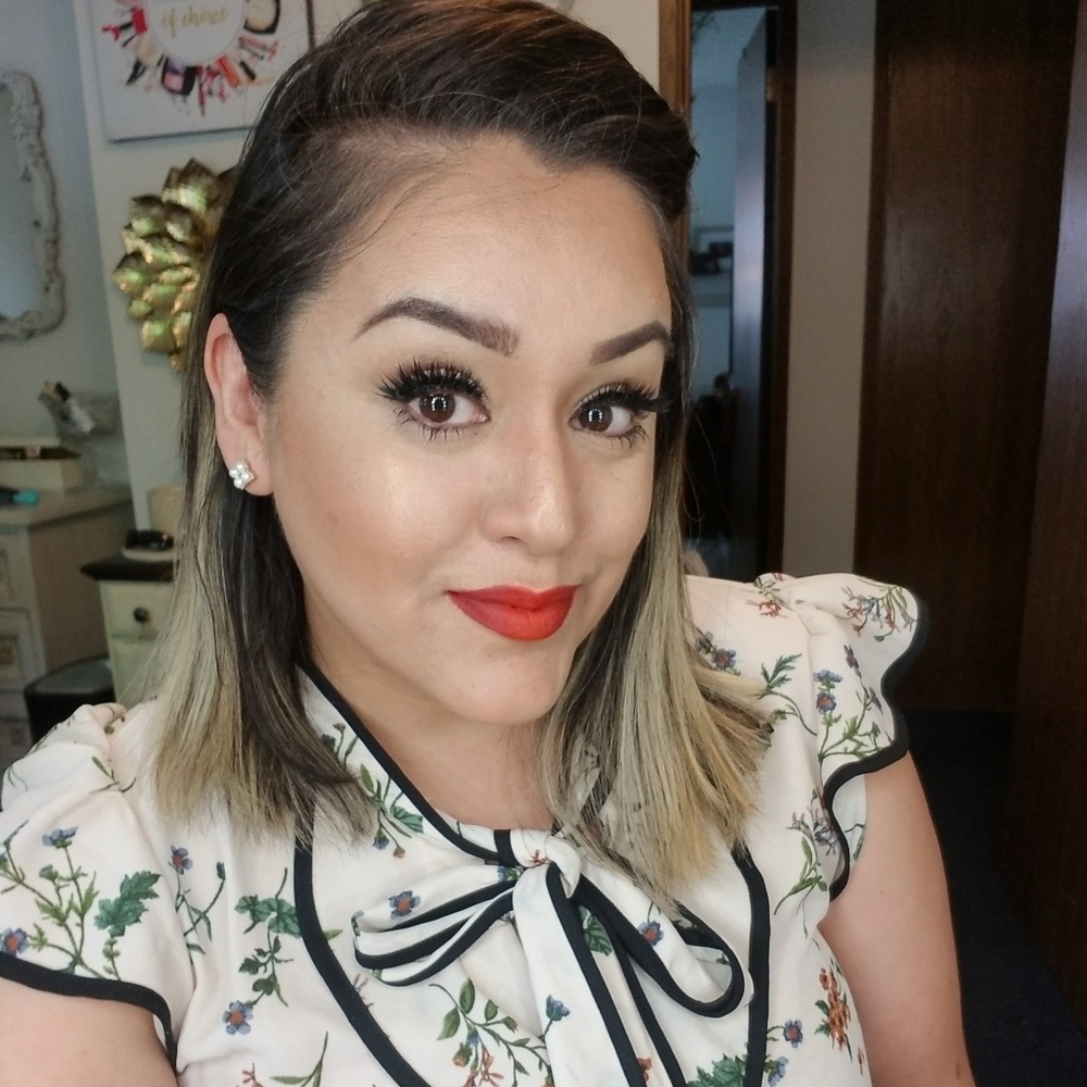 Meet your Posher, Cynthia